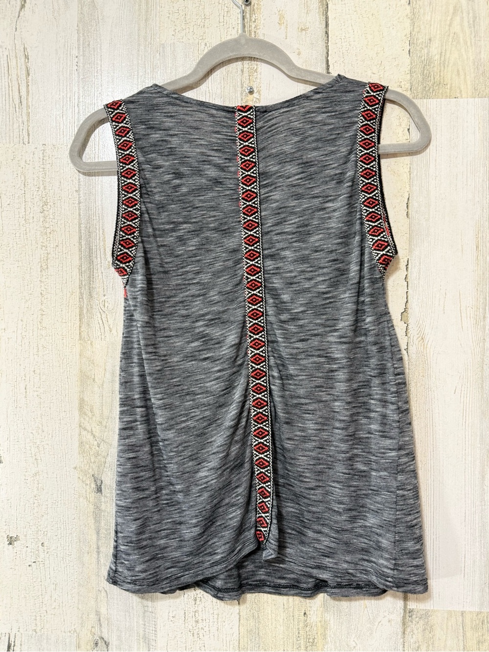 W5 Gray Knit Sleeveless Tank with Red Patterned Shoulder Trim - Picture 3 of 6